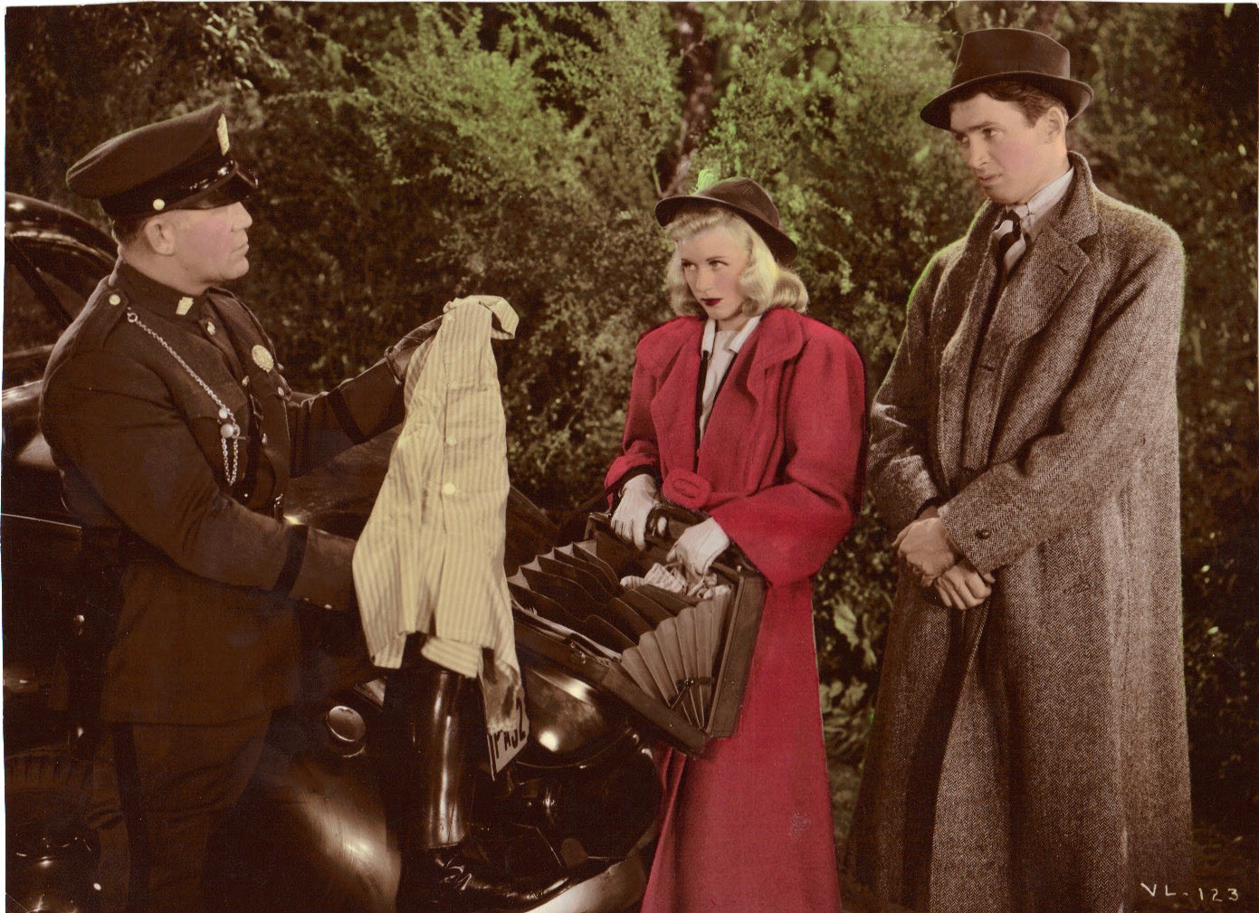 活泼的小姐剧照的剧照