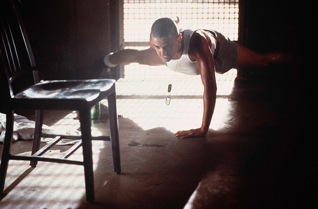 魔鬼女大兵剧照的剧照