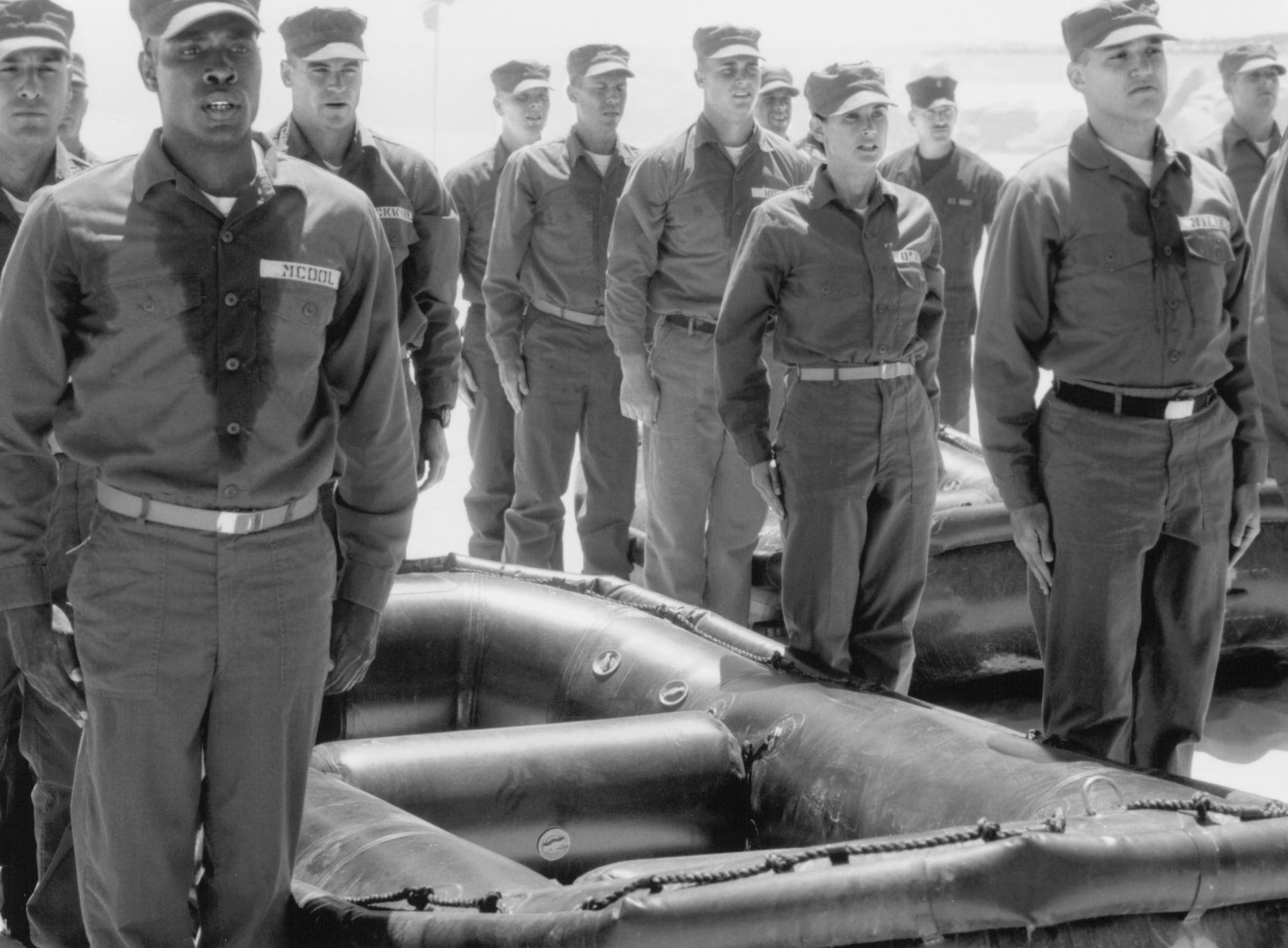 魔鬼女大兵剧照的剧照