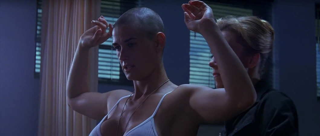 魔鬼女大兵剧照的剧照