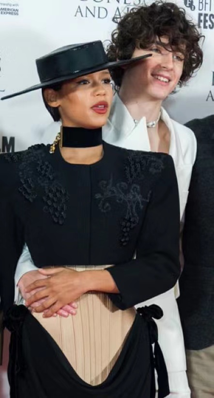 骨及所有剧照的剧照