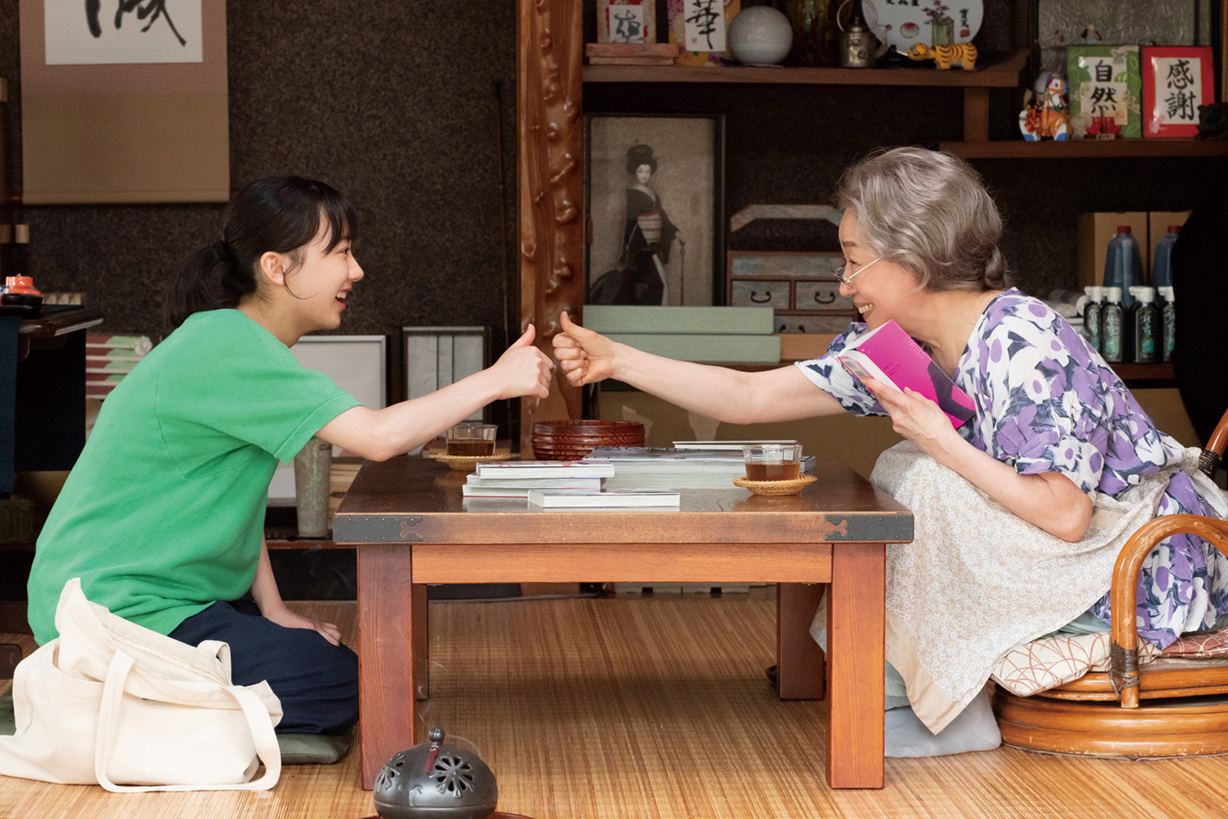 萍水相腐檐廊下剧照的剧照