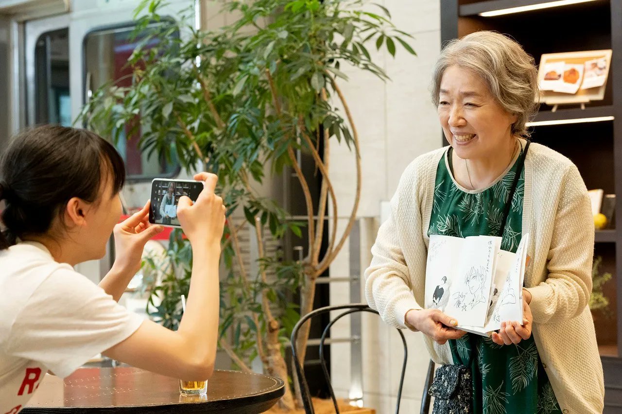 萍水相腐檐廊下剧照的剧照