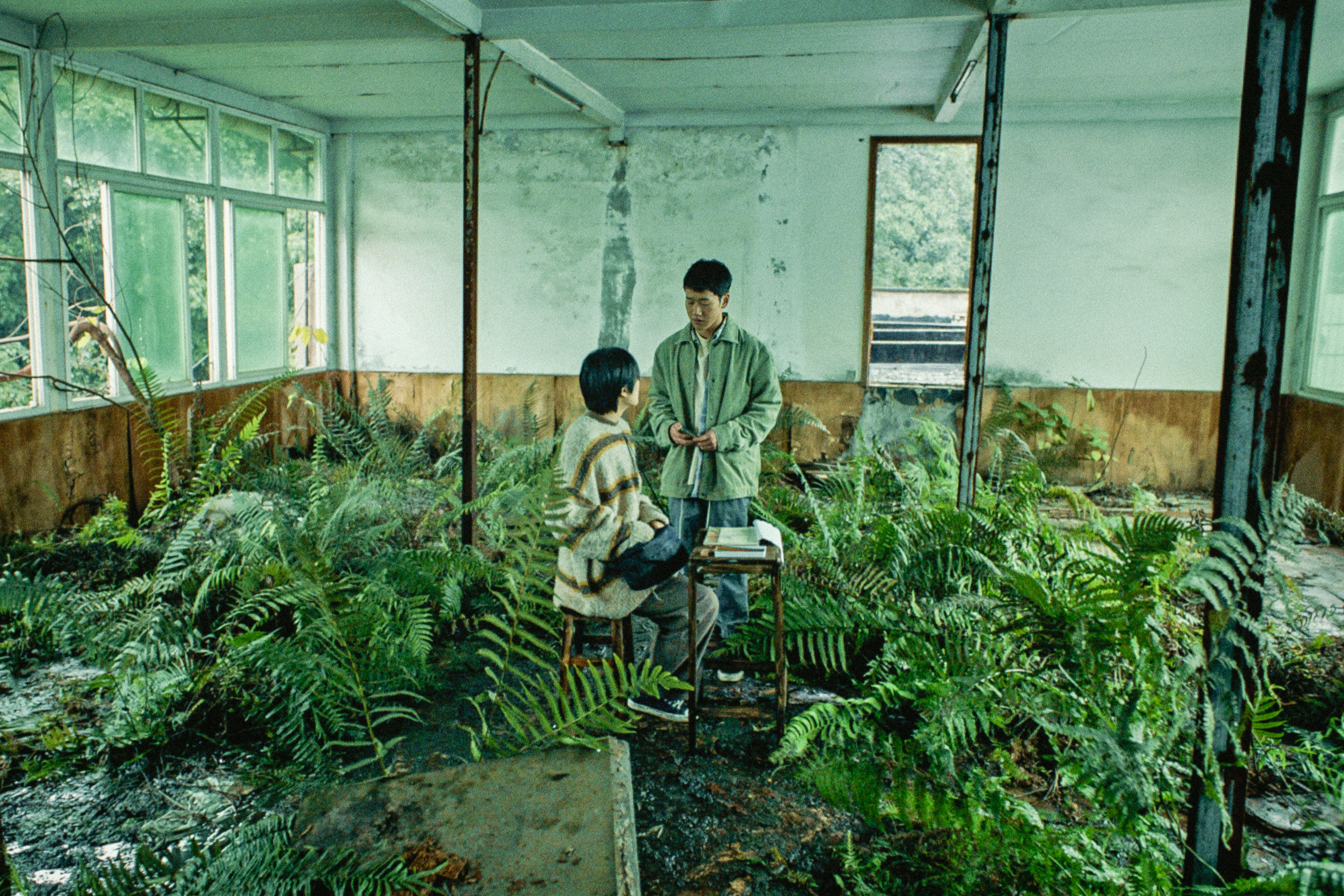 海边升起一座悬崖剧照的剧照