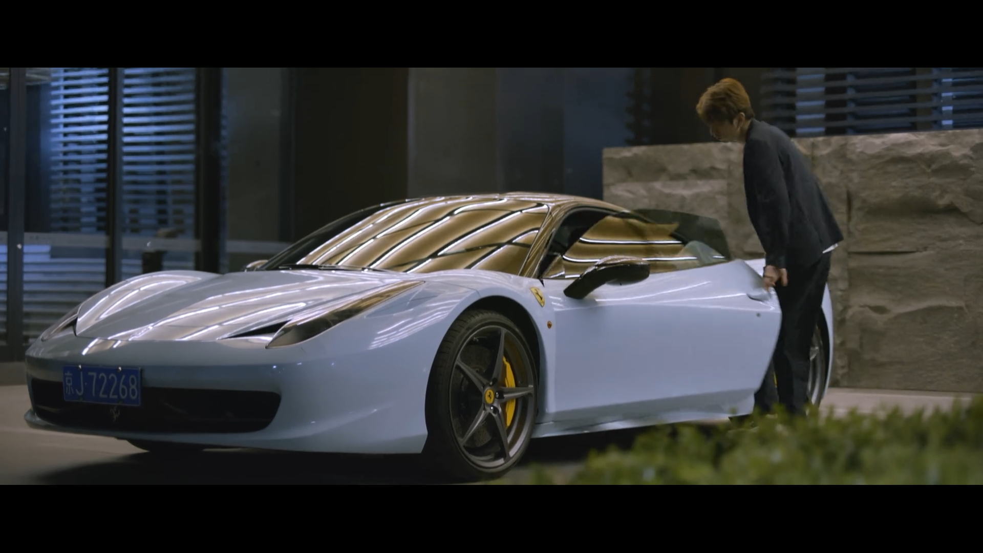 抬头见喜剧照的剧照