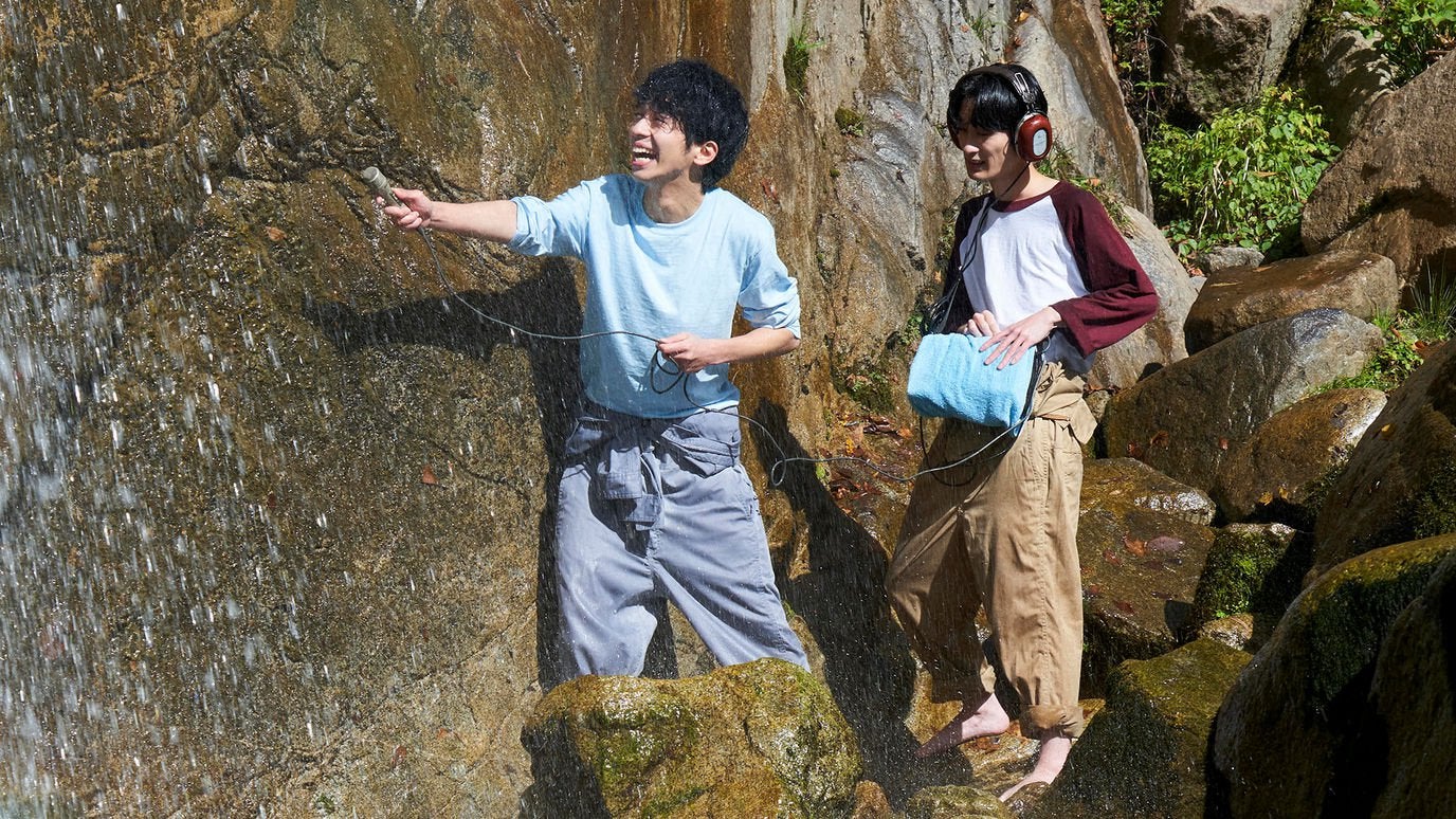 赤脚鸣声剧照的剧照