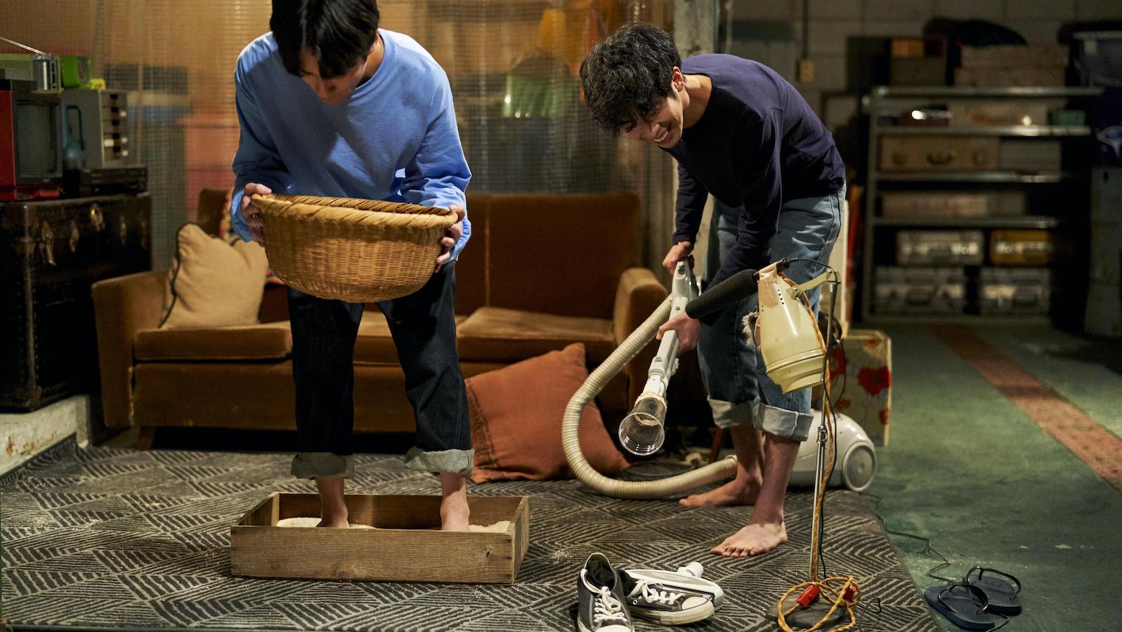 赤脚鸣声剧照的剧照