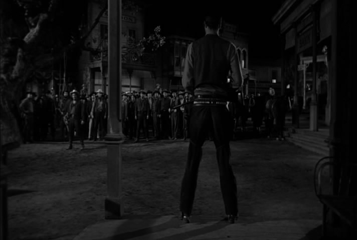 铁血警徽剧照的剧照