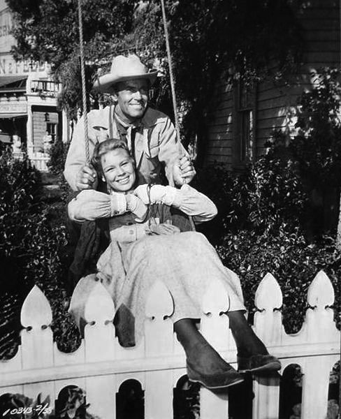 铁血警徽剧照的剧照