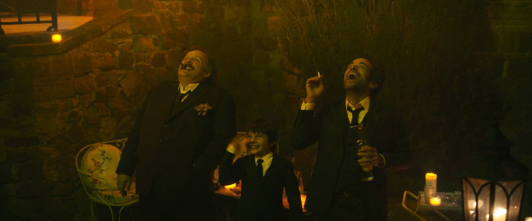 等待伯强格斯剧照的剧照