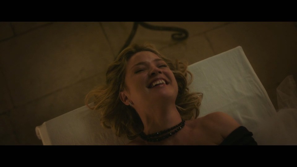 等待伯强格斯剧照的剧照