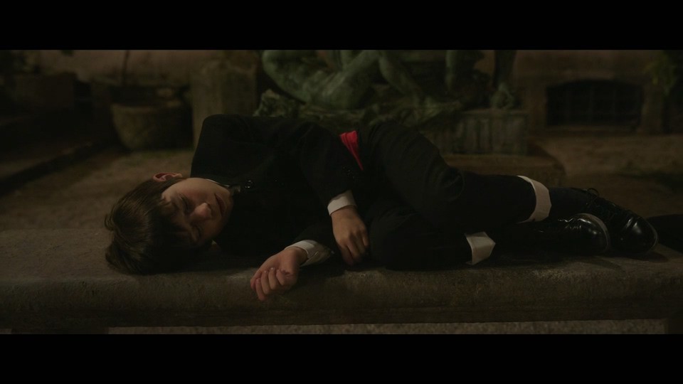 等待伯强格斯剧照的剧照