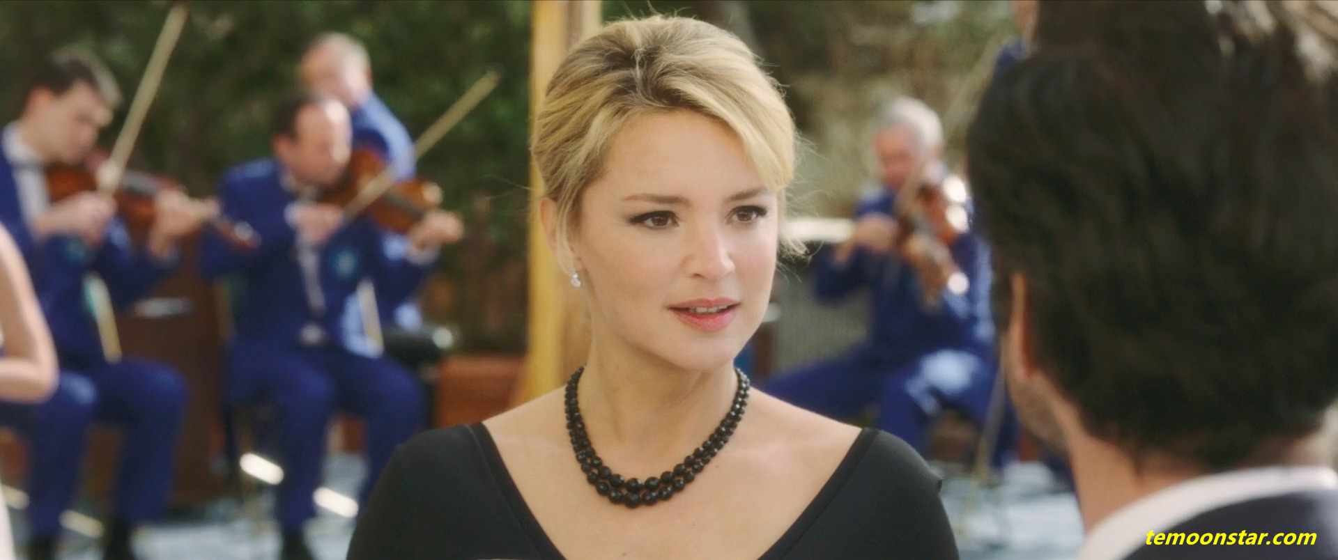 等待伯强格斯剧照的剧照