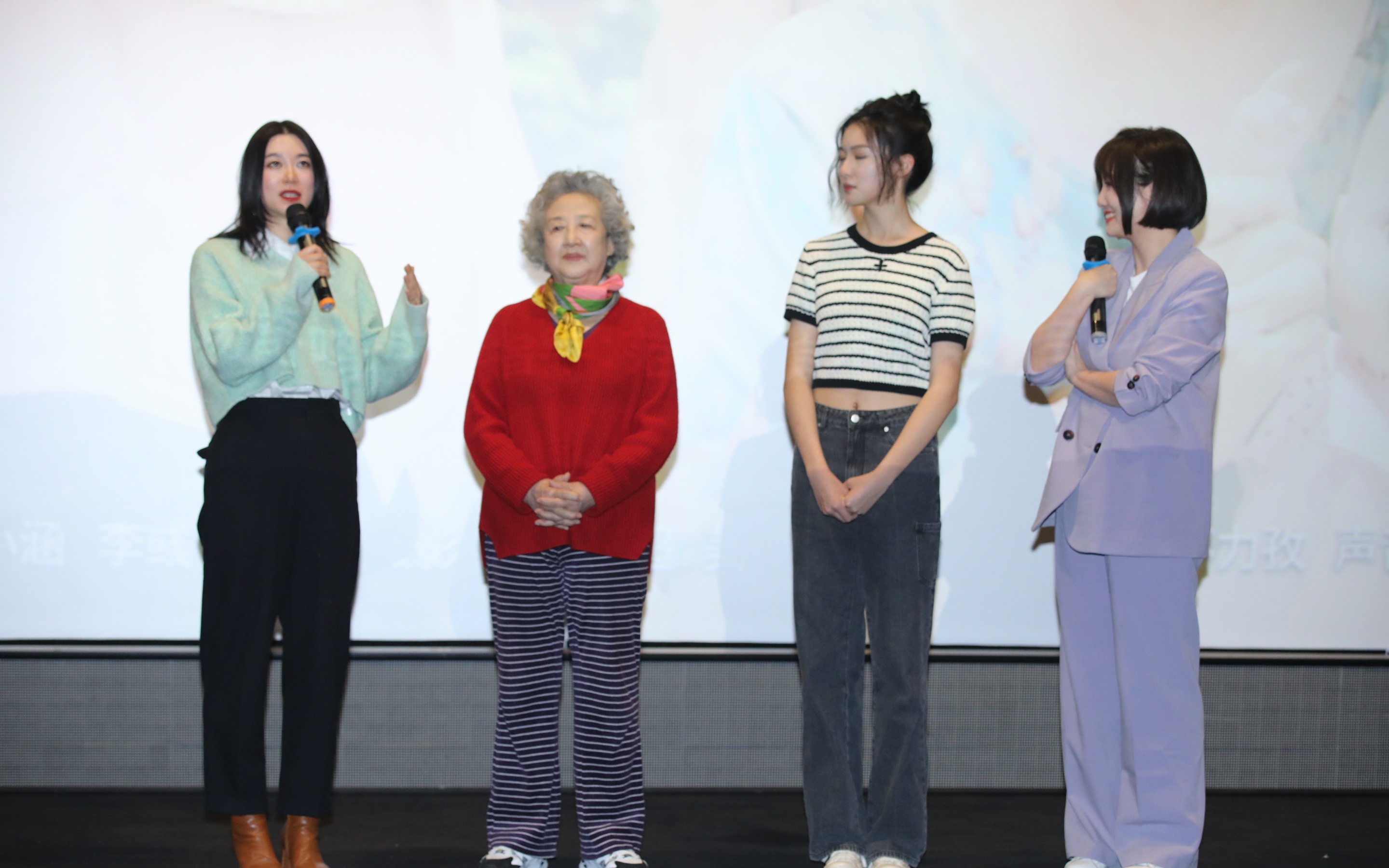 海湾之遇剧照的剧照