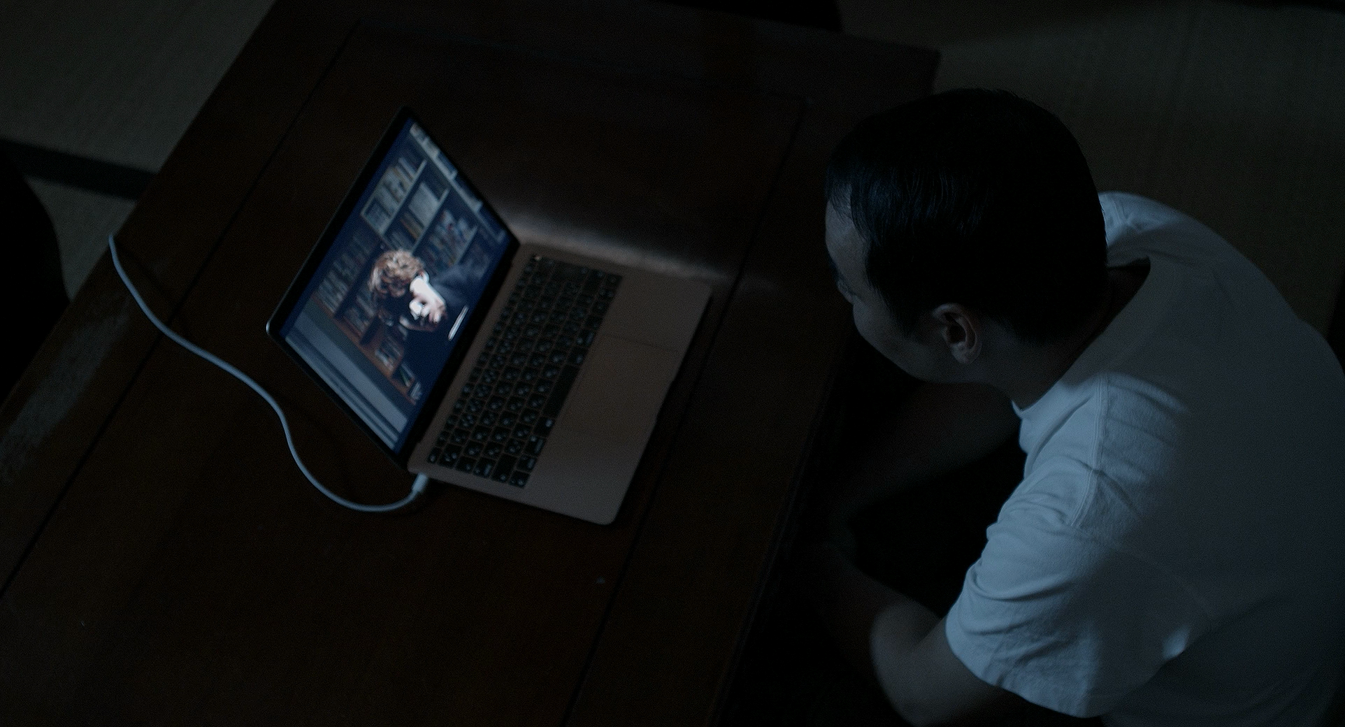 在公交车站直到黎明剧照的剧照