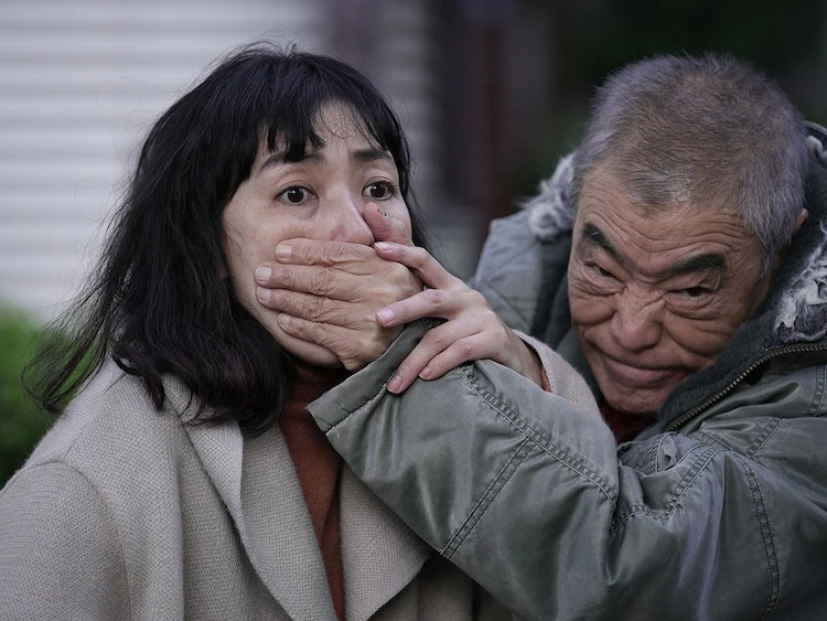 在公交车站直到黎明剧照的剧照