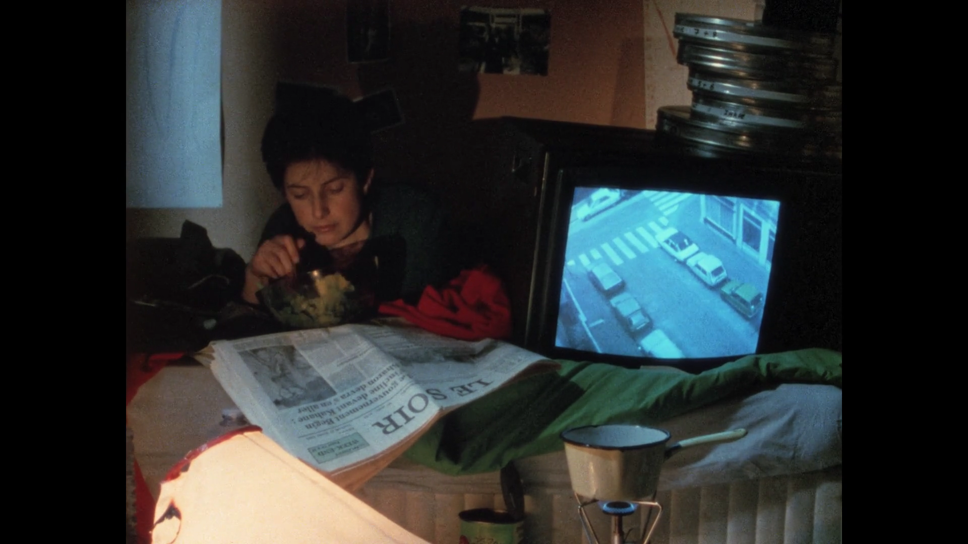 提行李箱的人剧照的剧照