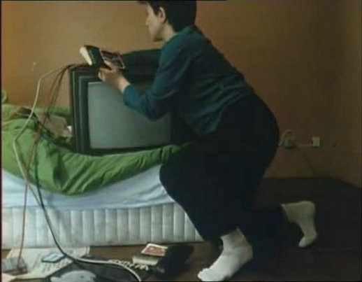 提行李箱的人剧照的剧照