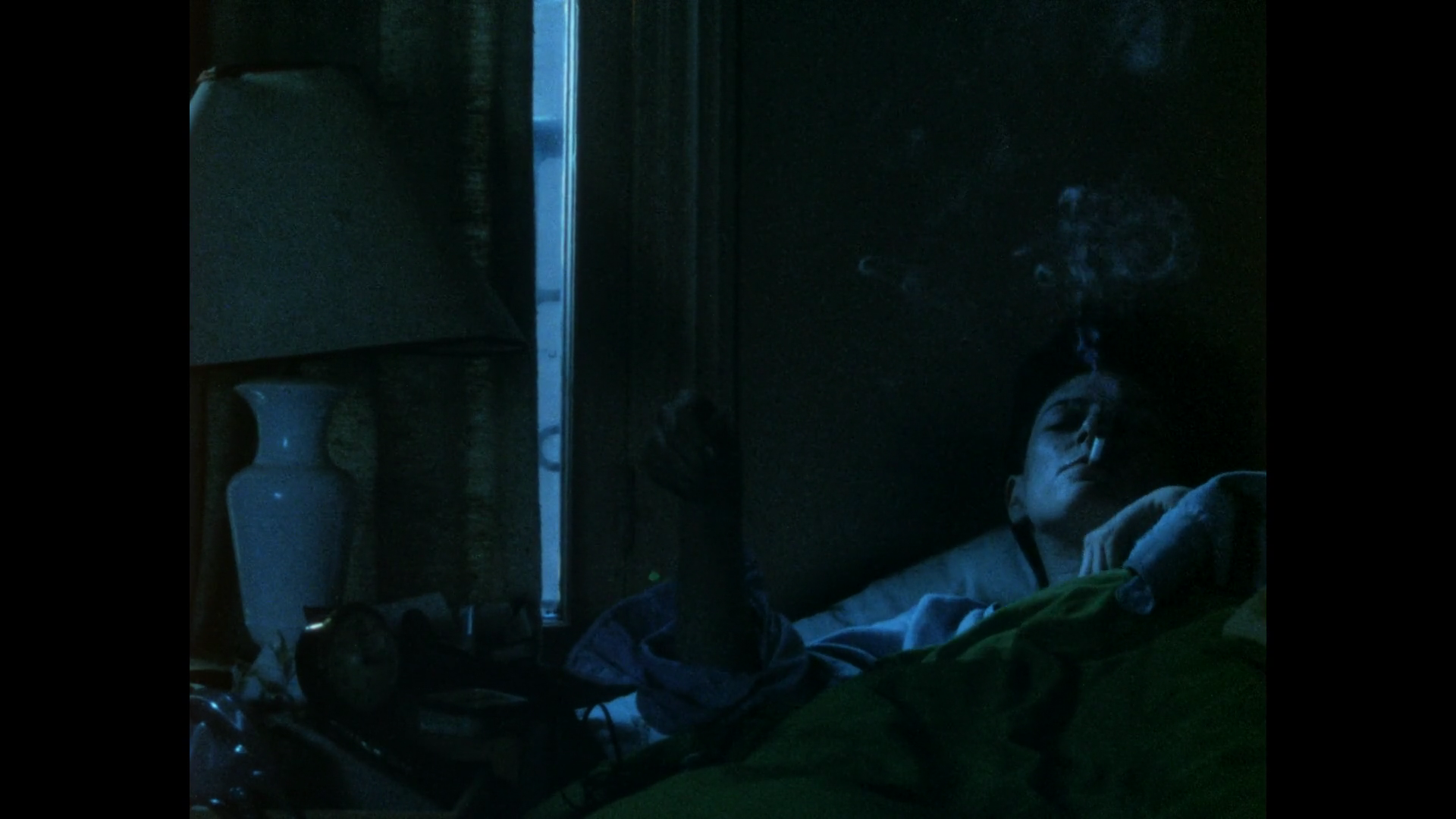 提行李箱的人剧照的剧照