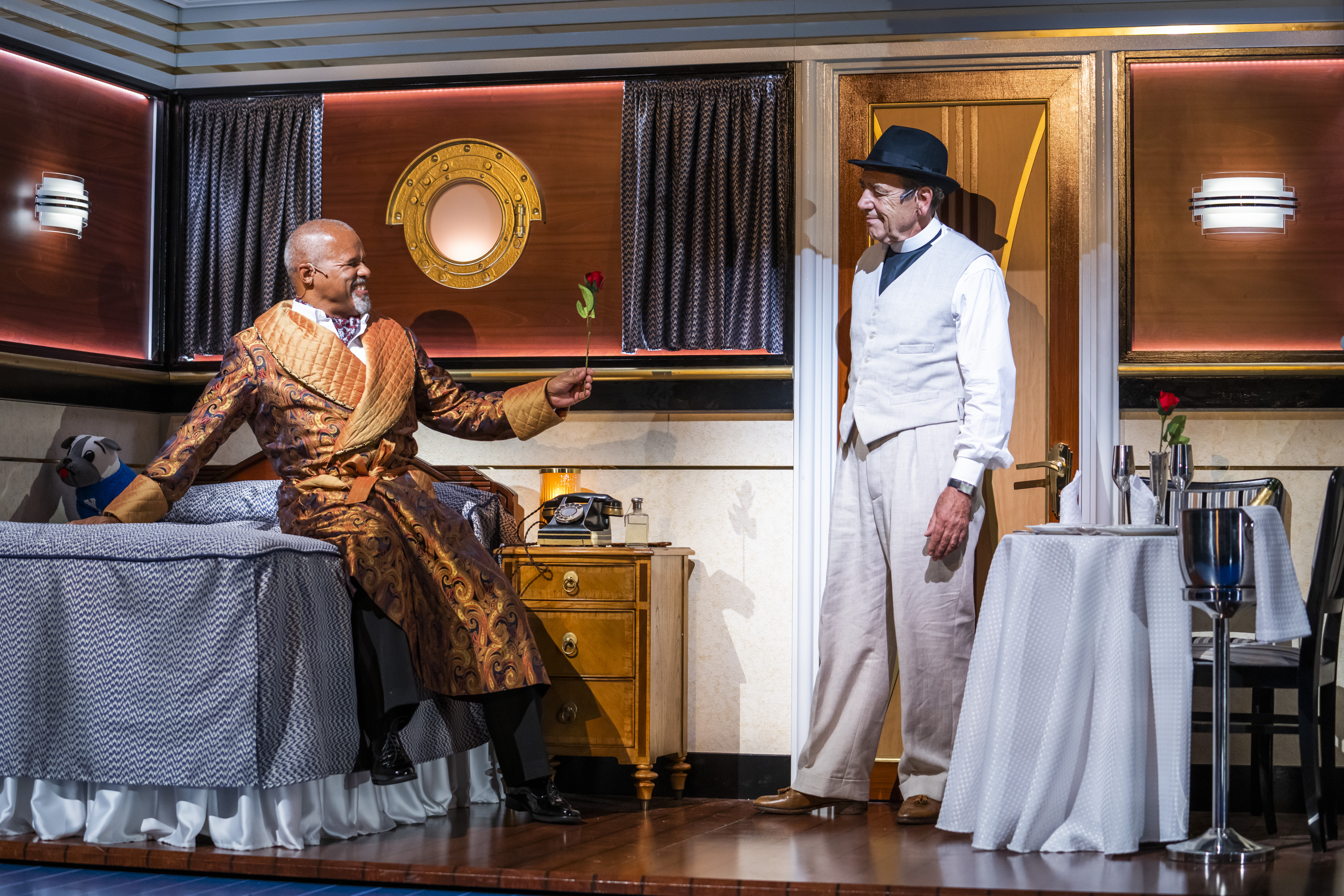 万事皆可剧照的剧照