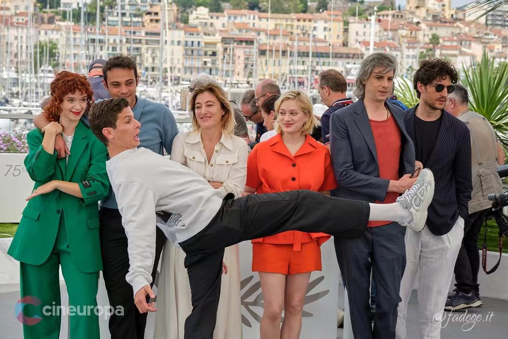 杏仁剧院剧照的剧照