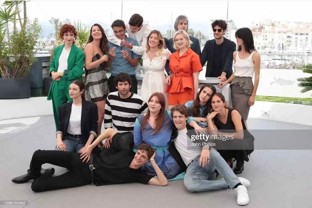 杏仁剧院剧照的剧照