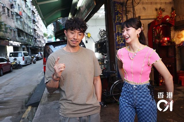 窄路微尘剧照的剧照