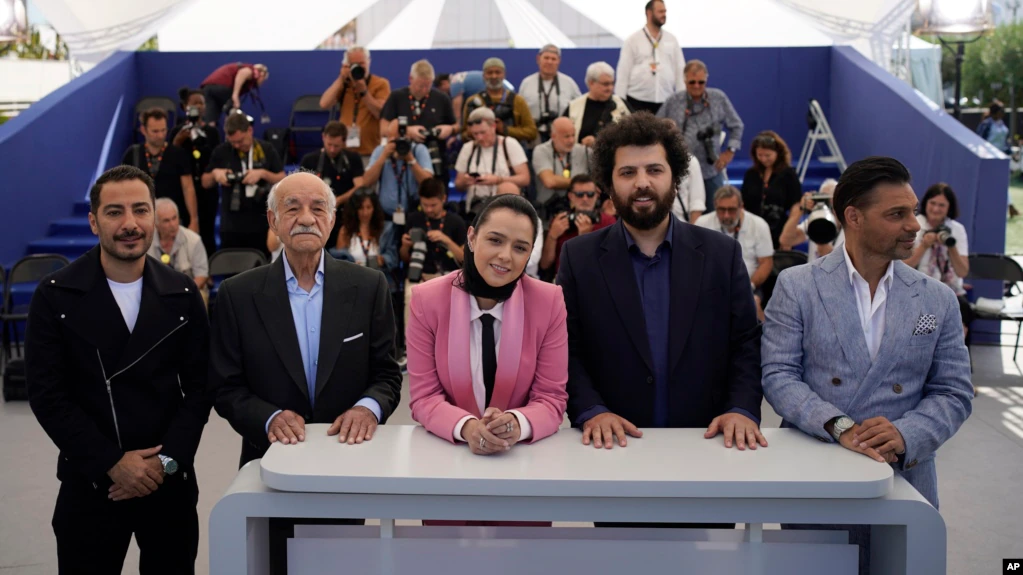 金币灰黄剧照的剧照