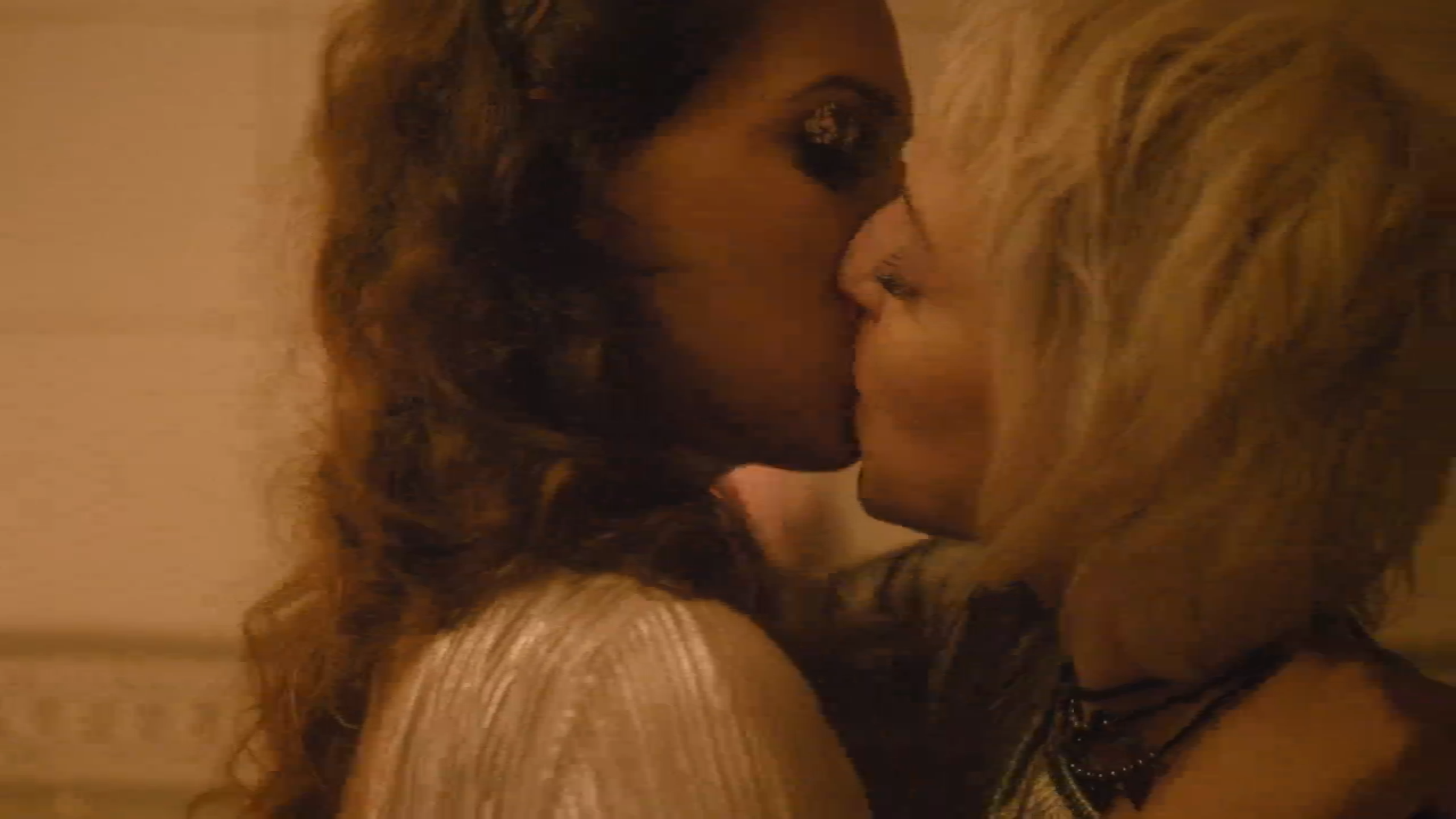 爱丽丝·朱尼奥尔剧照的剧照