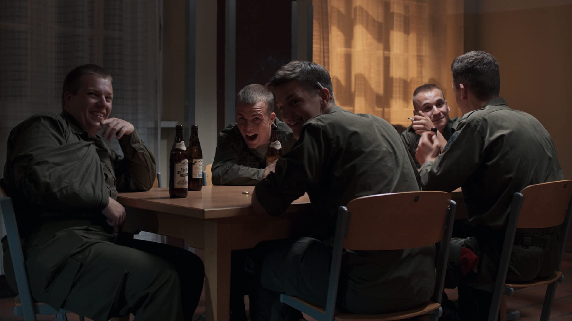 教官与士兵剧照的剧照